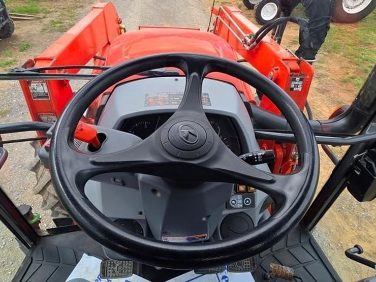 2017-kubota-m5-091d-image-69