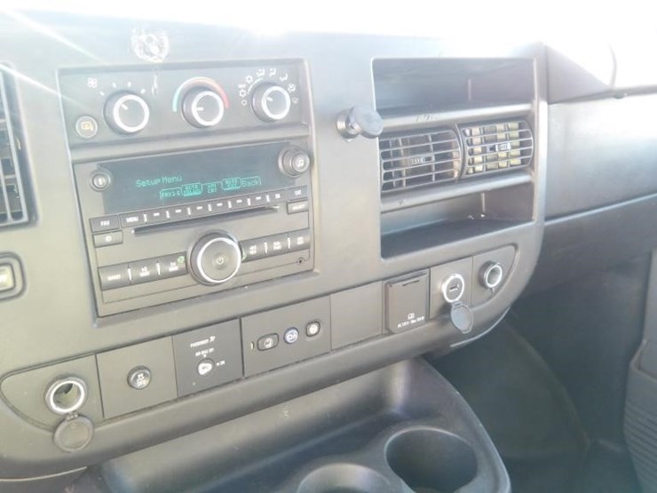 2015-utility-van-image-17