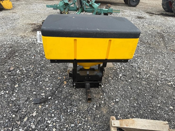 snowex-pro575-salt-spreader-image-3