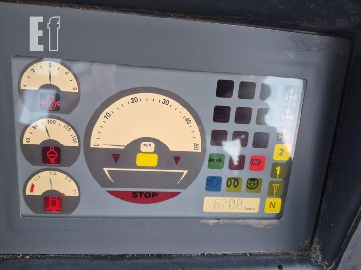 2012-deere-244j-image-22