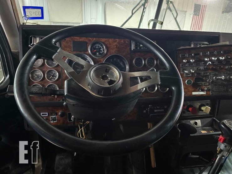2000-kenworth-w900-image-10