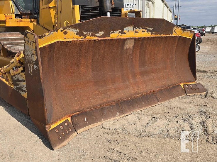 2017-caterpillar-d7e-image-10
