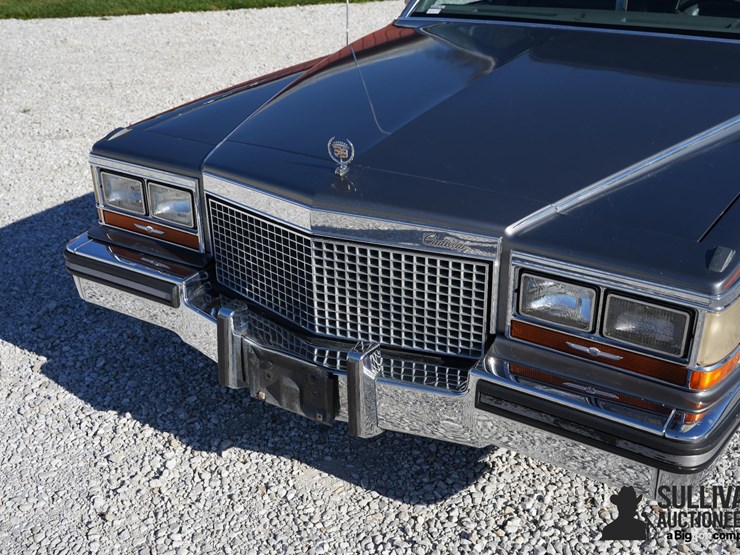 run-#38---1988-cadillac-brougham-4-door-sedan-image-9
