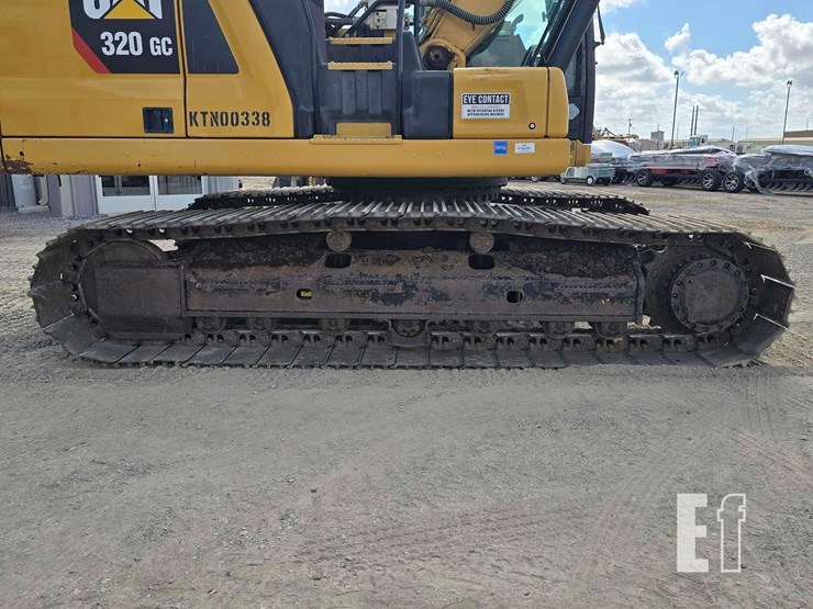 2018-caterpillar-320gc-image-25