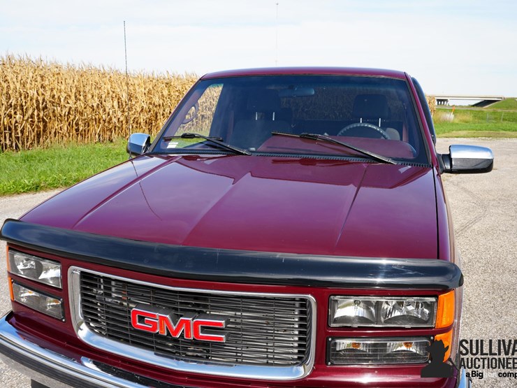 run-#139---1996-gmc-sierra-1500-4x4-stepside-pickup-image-11