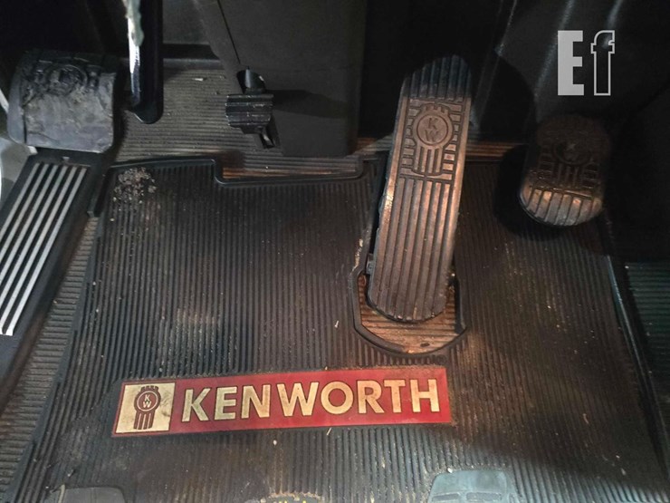 2016-kenworth-t800-image-11