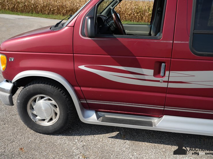 run-#22---2002-ford-conversion-chariot-van-image-13