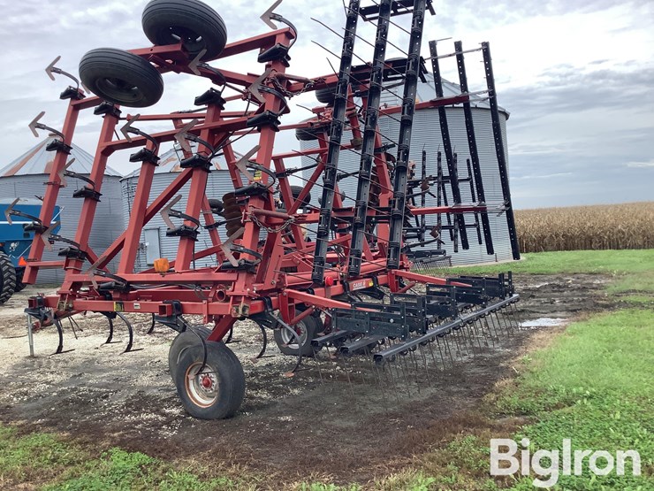 case-ih-4300-field-cultivator-image-6