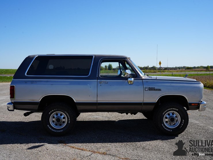1989-dodge-ram-charger-4x4-image-4
