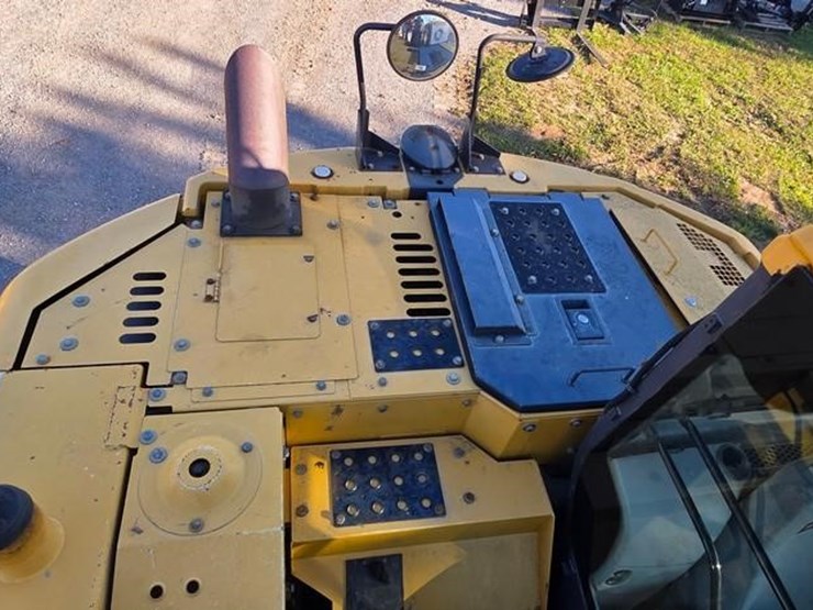 2015-deere-135g-image-60