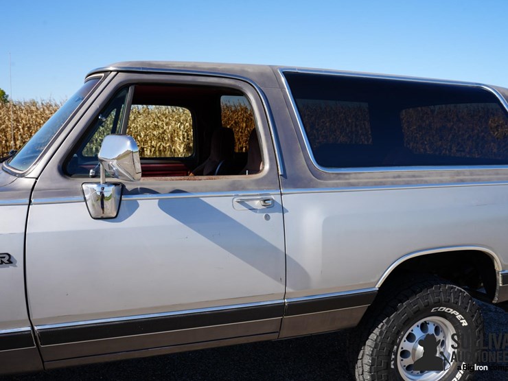 1989-dodge-ram-charger-4x4-image-19