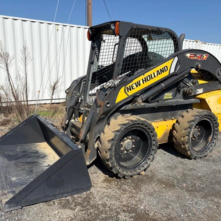 NEW HOLLAND L230