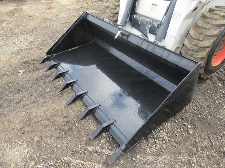 wildcat-80"-skid-steer-tooth-bucket-image-1
