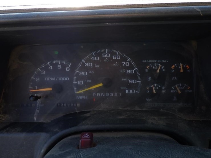 2000-gmc-3500-image-22