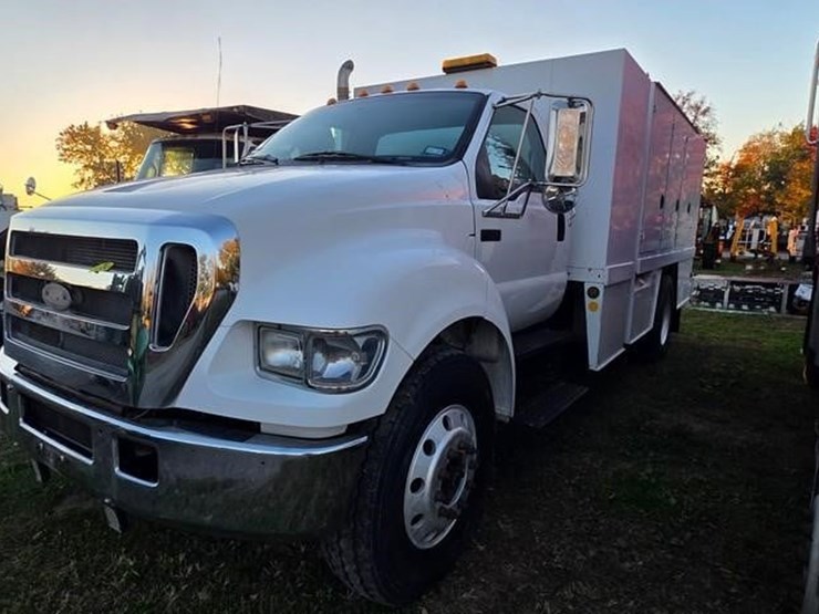 2006-ford-f750-sd-image-2