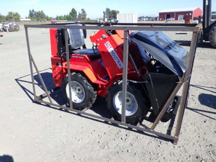 2026-agt-sda-140w-skid-steer-loader-image-4