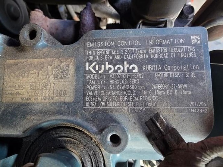 2019-kubota-ssv75-image-42