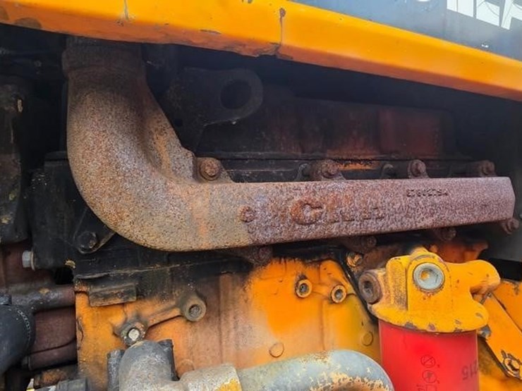 new-holland-6640-image-35