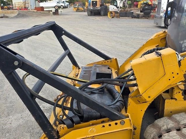 2019-caterpillar-299d2-xhp-image-31