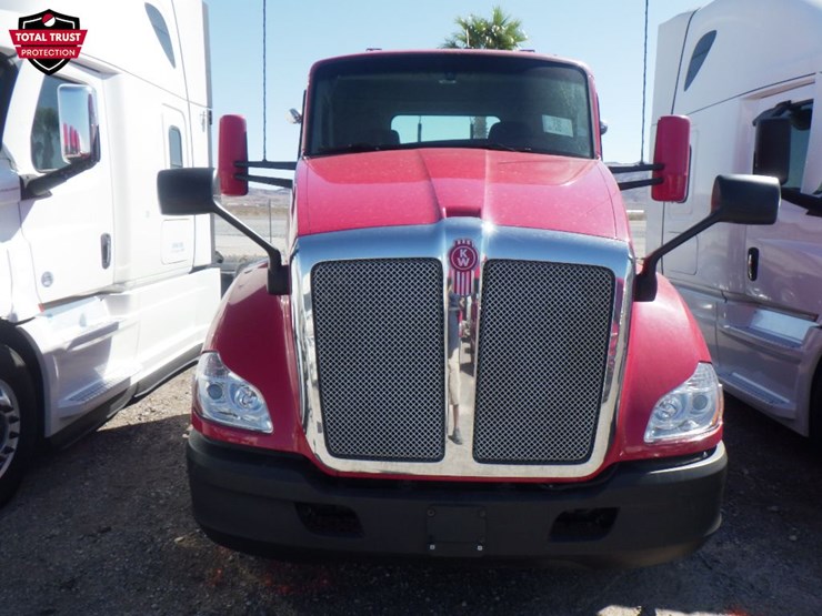 2021-kenworth-t680-image-2