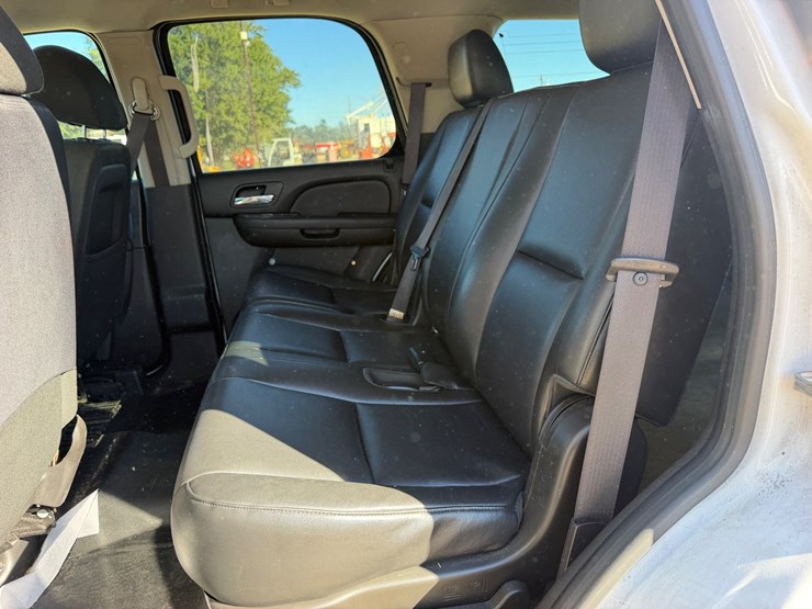 2013-chevrolet-tahoe-image-5