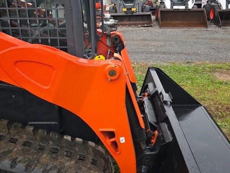 2017-kubota-svl95-2s-image-31