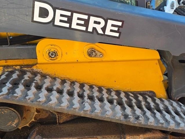 2018-deere-331g-image-12
