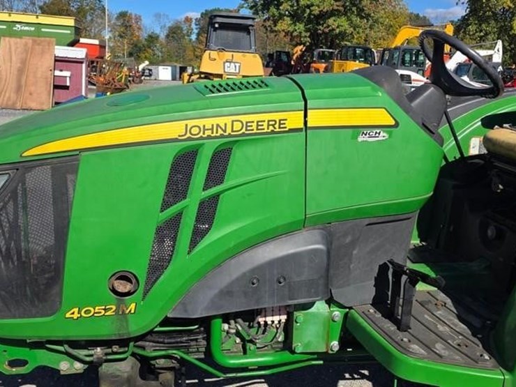 john-deere-4052m-image-22