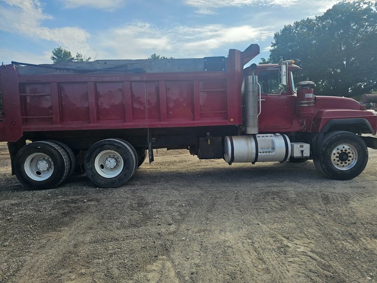 #15804-•-1998-mack-rd688s-dump-truck-image-31