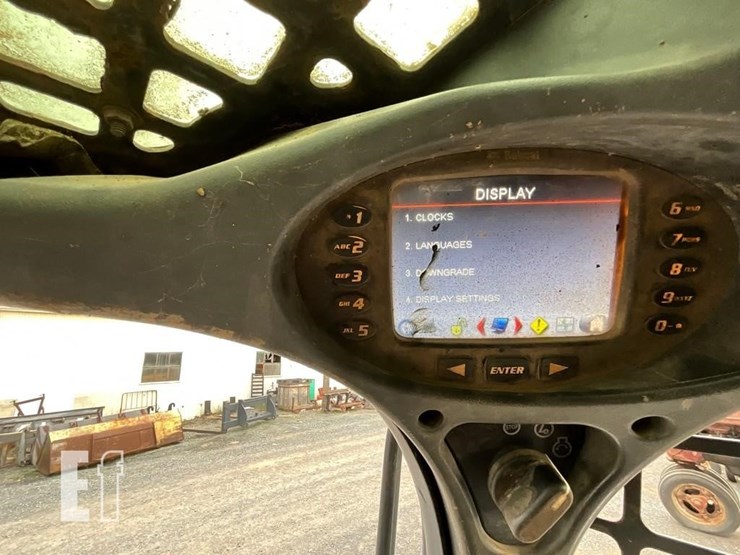 2010-bobcat-t650-image-46