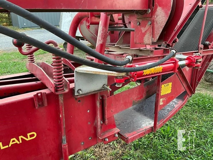 new-holland-hayliner-273-image-9