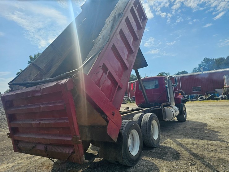 #15804-•-1998-mack-rd688s-dump-truck-image-66