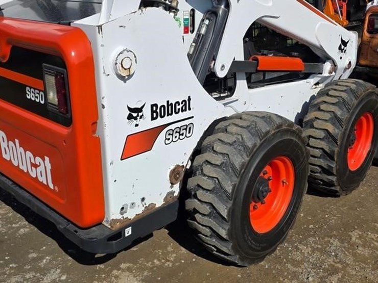 2016-bobcat-s650-image-17