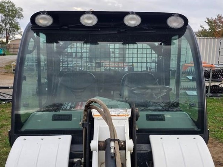 2003-bobcat-toolcat-5600-image-36