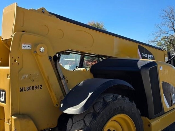 2018-caterpillar-tl642d-image-23