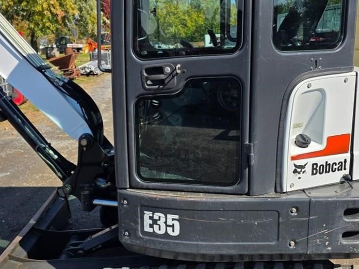 2016-bobcat-e35-image-15