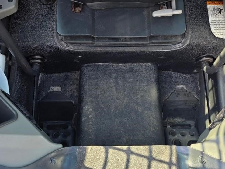 2016-bobcat-s650-image-43