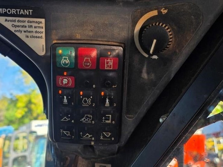 2018-deere-331g-image-52