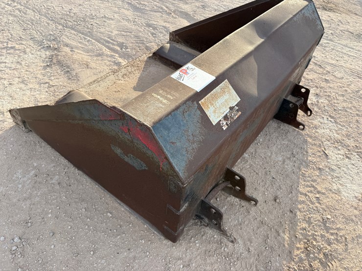61”w-x-51”d-yard-bucket-w/-fork-pockets-image-1