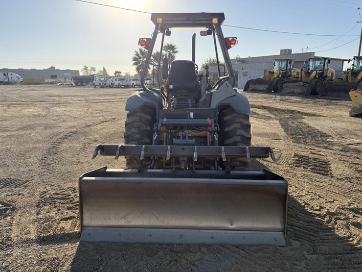 2019-case-570n-ep-skip-loader-image-29