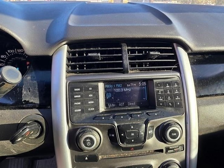 2011-ford-edge-se-image-44