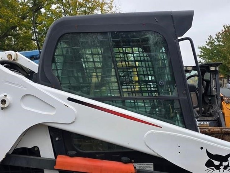 2012-bobcat-s650-image-13