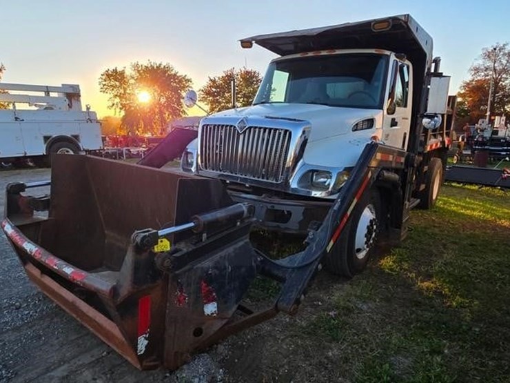2006-international-durastar-4300-image-2