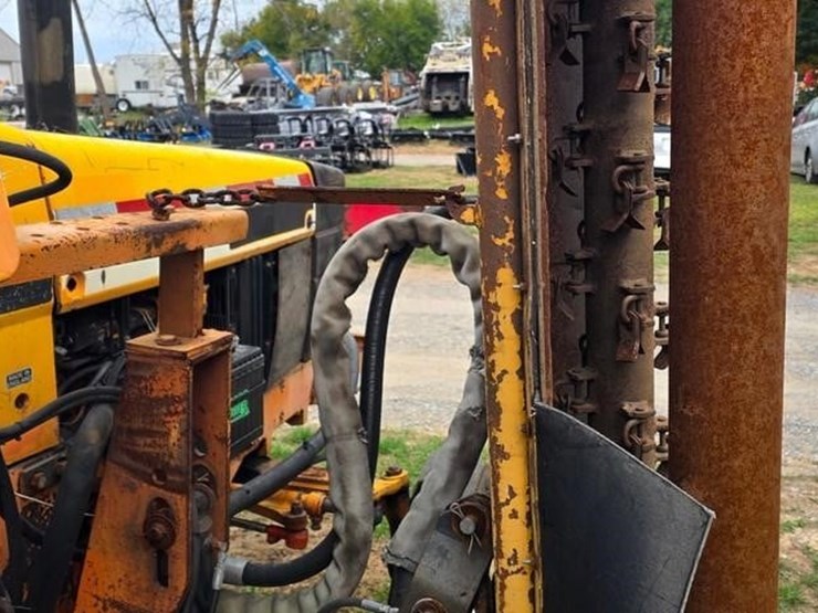 new-holland-6640-image-15