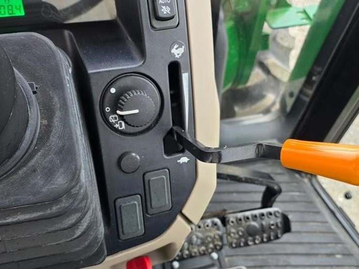2016-john-deere-5065e-image-65