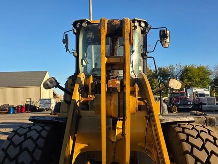 2015-caterpillar-938m-image-60