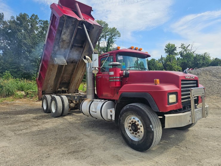#15804-•-1998-mack-rd688s-dump-truck-image-82