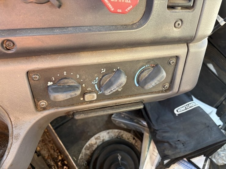 2012-freightliner-m2-t/a-dump-truck-image-50