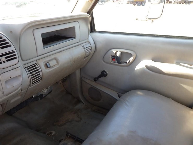 2000-gmc-3500-image-25