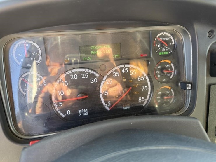 2019-freightliner-m2-dump-truck-image-9